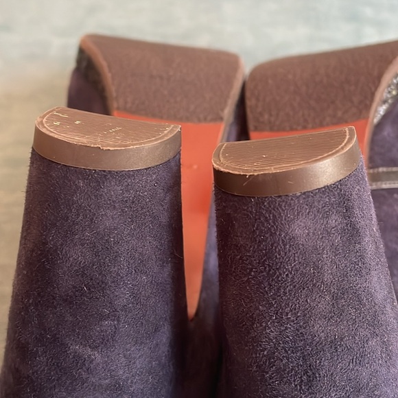 Chie Mihara Suede Round toe pumps Mary-Jane strap
Sz 38.5/8 made in Spain - Picture 5 of 6